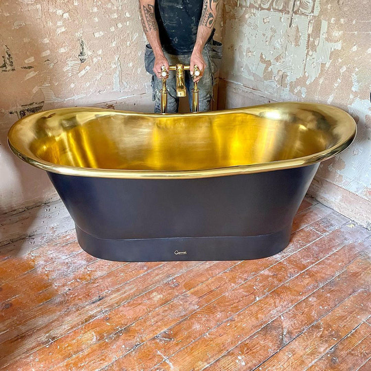 Straight Base Brass Bathtub Black Outside