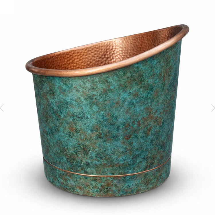 39-Inch Japanese Soaking Copper Bathtub Hammered Antique Copper Interior Blue-Green Verdigris Patina Exterior
