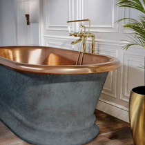 Pedestal Copper Bathtub Patina Exterior & Polished Copper Interior